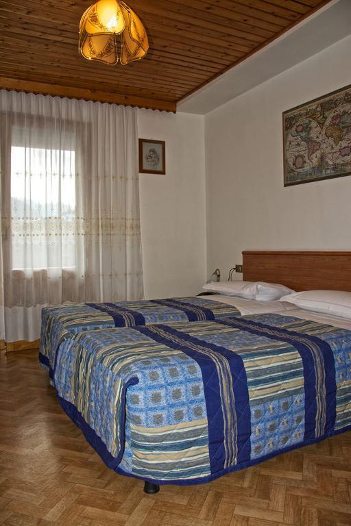 ארונצו די קדורה Albergo Ristorante Iris חדר תמונה