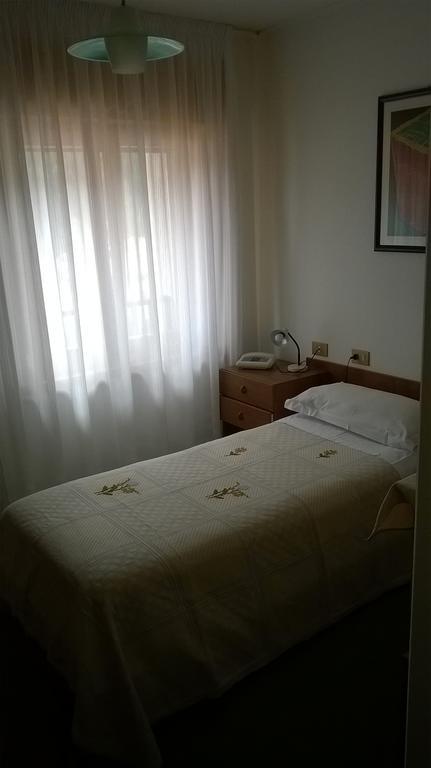 ארונצו די קדורה Albergo Ristorante Iris מראה חיצוני תמונה