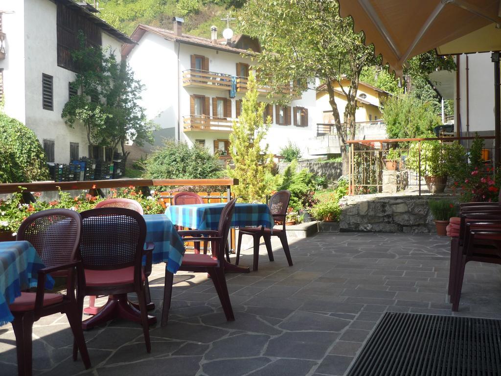 ארונצו די קדורה Albergo Ristorante Iris מראה חיצוני תמונה